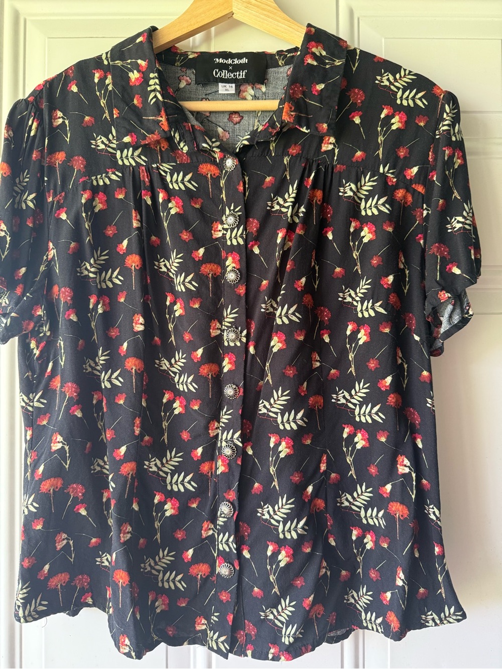 ModCloth Collectif Black Floral Button-Up Blouse